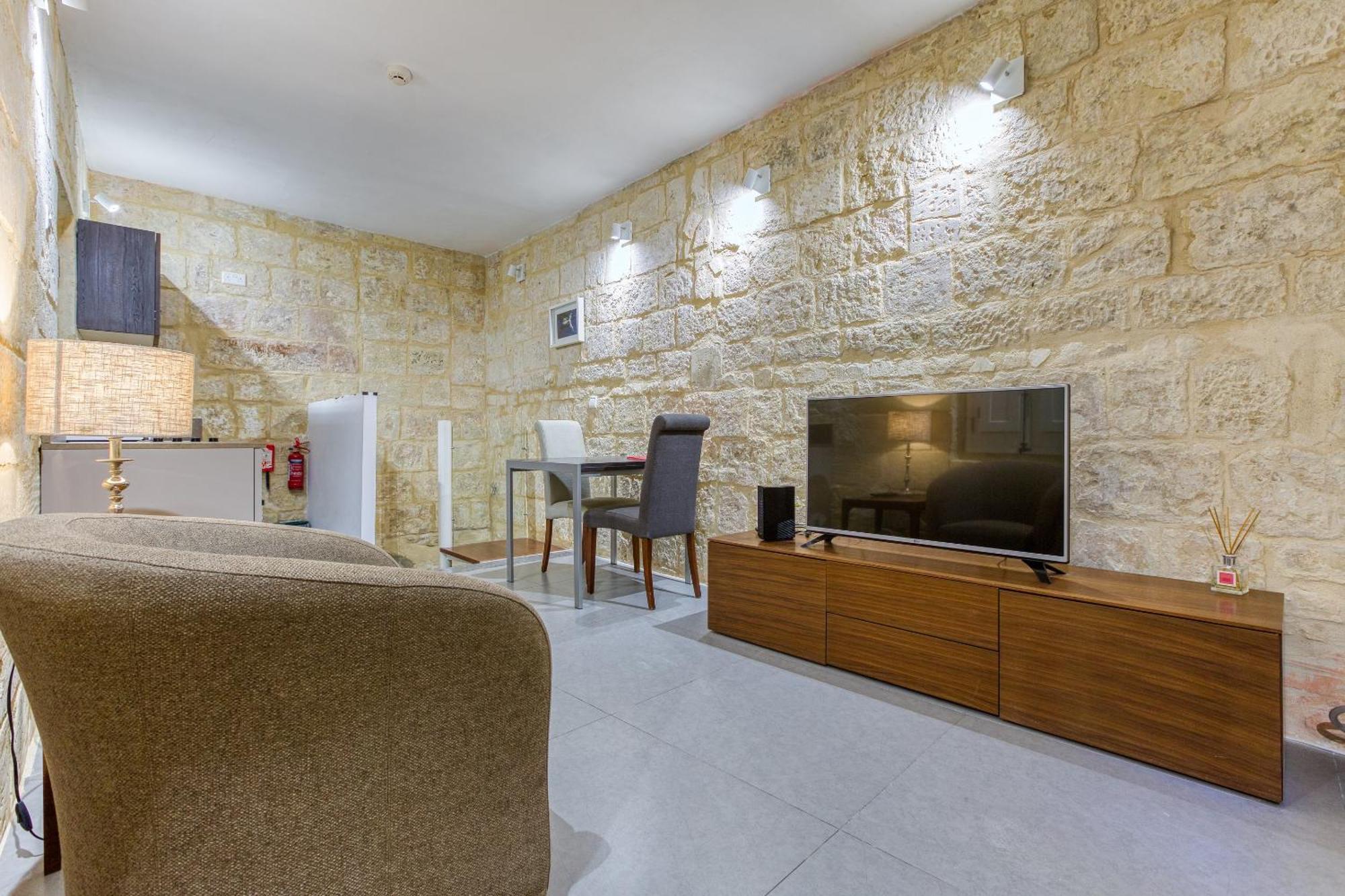 Cosy 1br In The Heart Of Vibrant By 360 Estates * Valletta